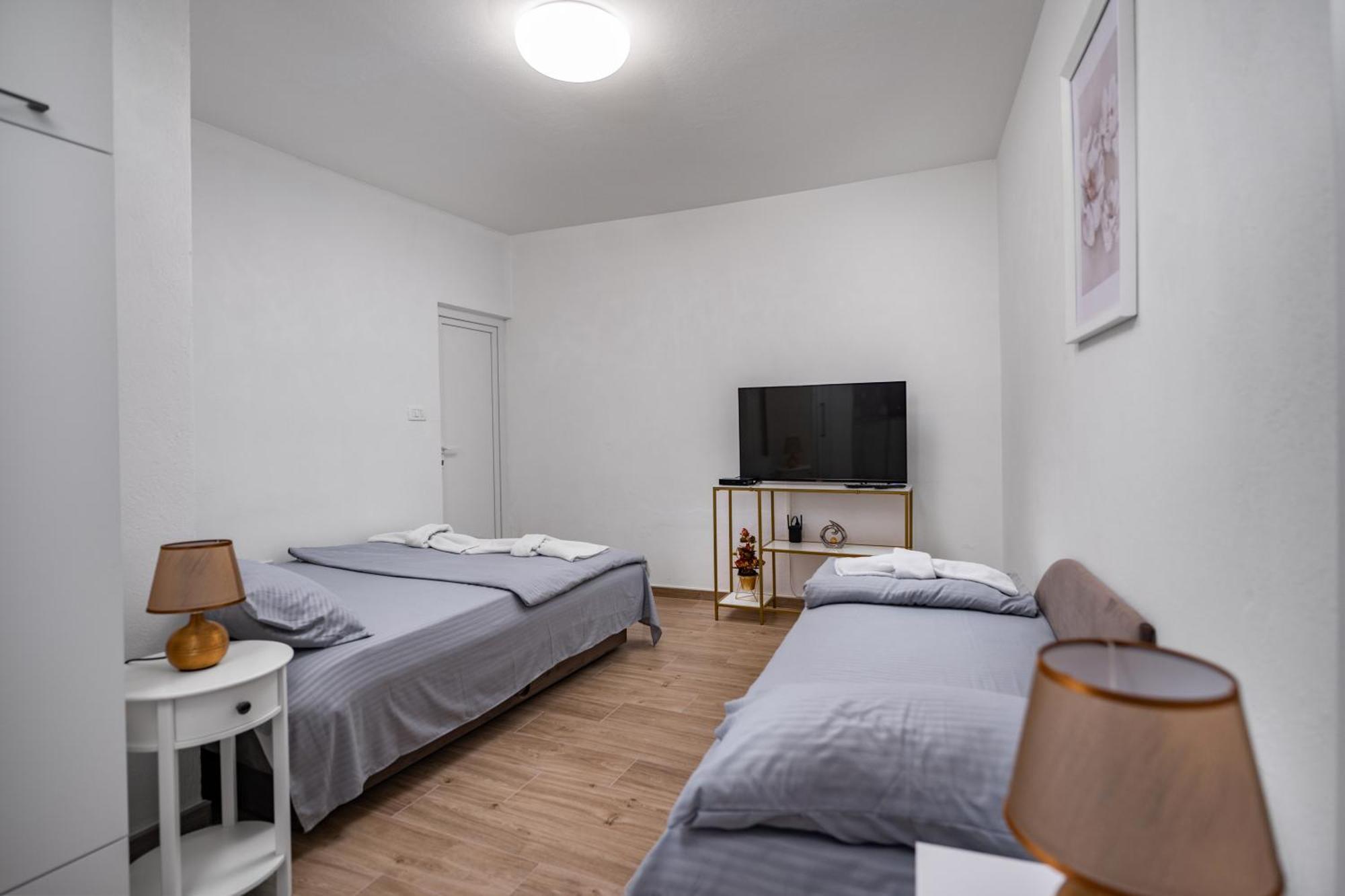 Apartmani Kaan 포드고리차 외부 사진